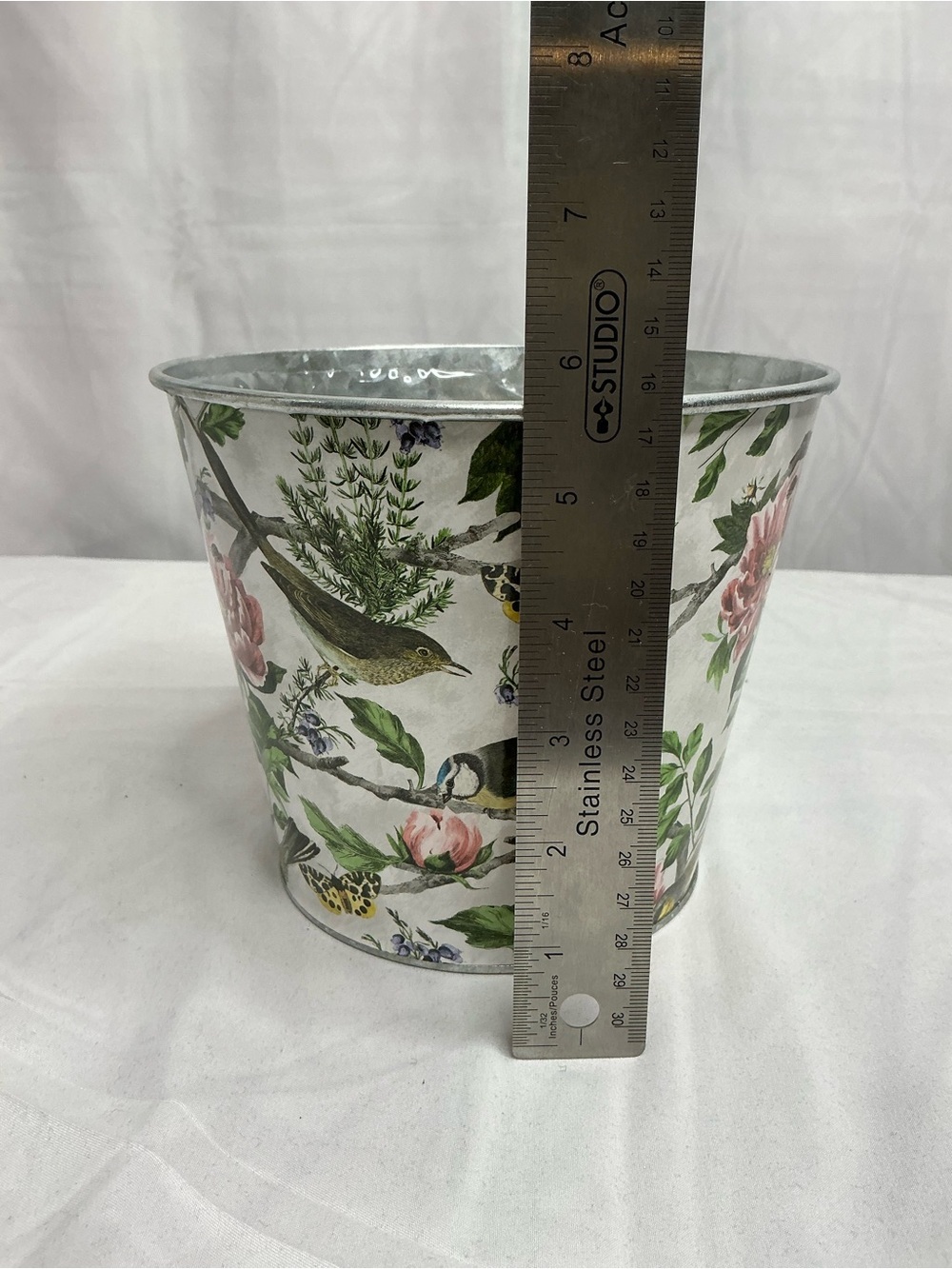0008 - Floral Bird Metal Planter in White and Pink - Picture 7 of 8